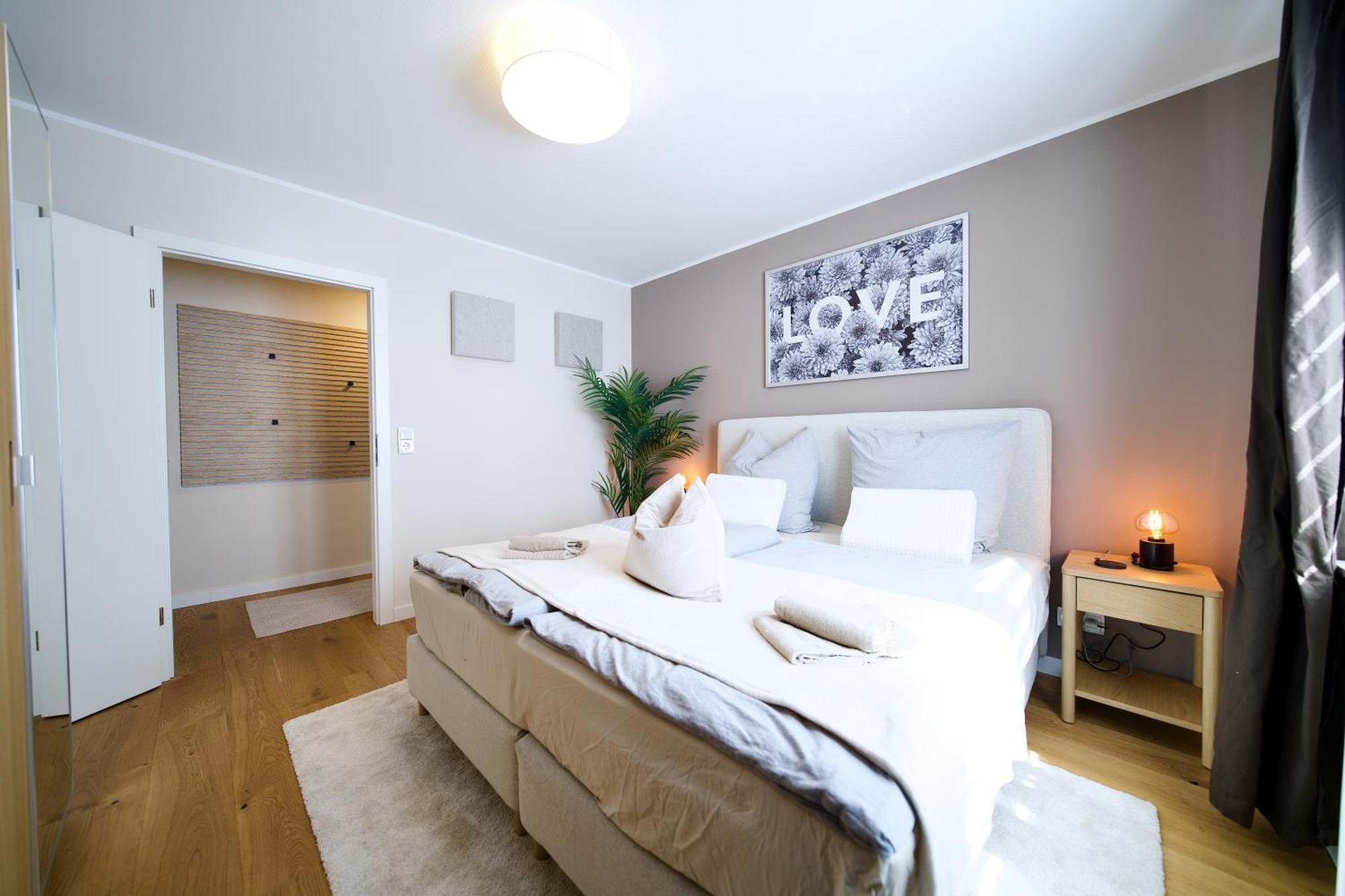 Edler Wohnraum Schwanenteich-Oase Mit Balkon, Kaffeevollautomat, Lift & Parkplatz Apartment Цвикау Екстериор снимка