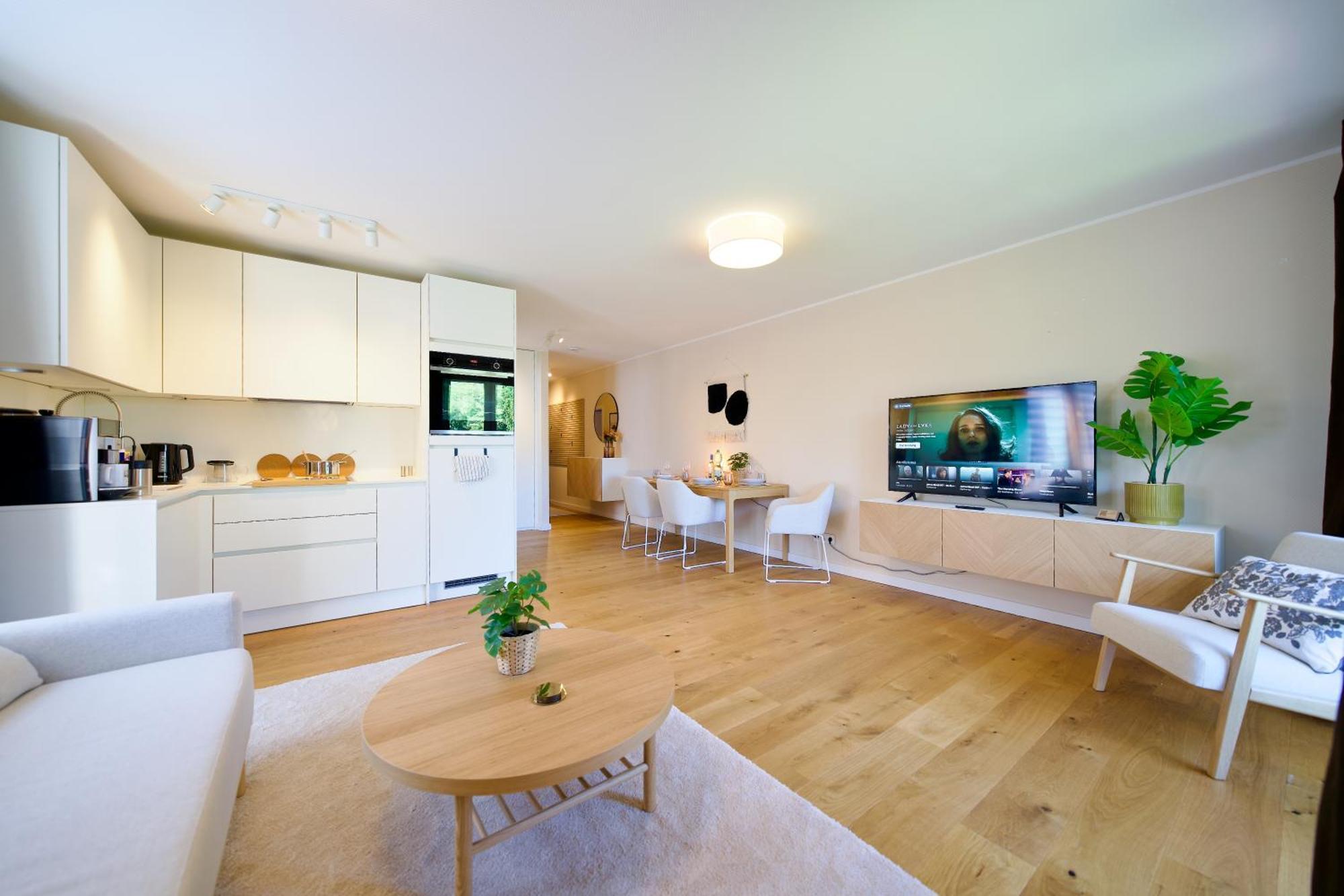 Edler Wohnraum Schwanenteich-Oase Mit Balkon, Kaffeevollautomat, Lift & Parkplatz Apartment Цвикау Екстериор снимка