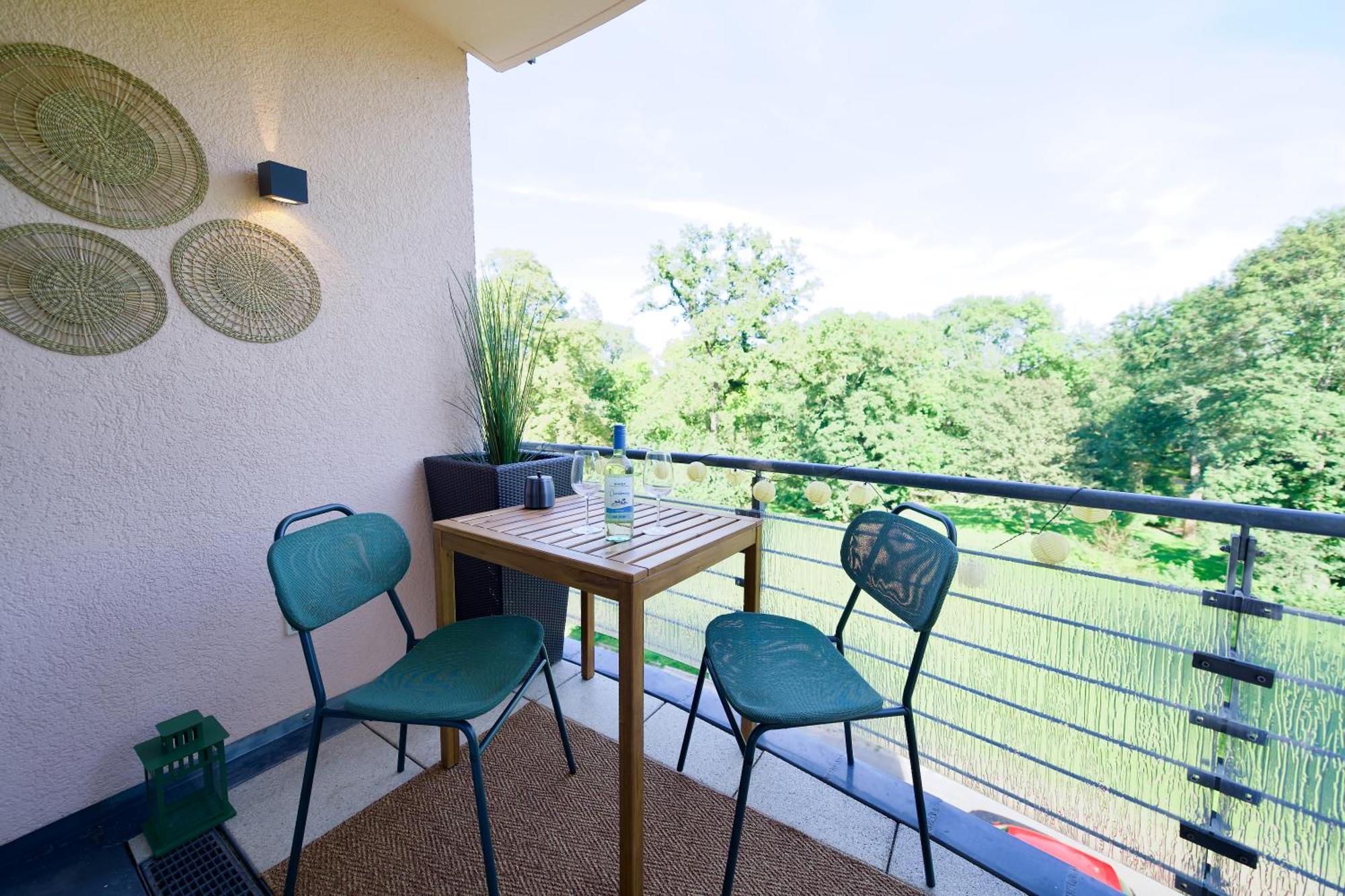 Edler Wohnraum Schwanenteich-Oase Mit Balkon, Kaffeevollautomat, Lift & Parkplatz Apartment Цвикау Екстериор снимка