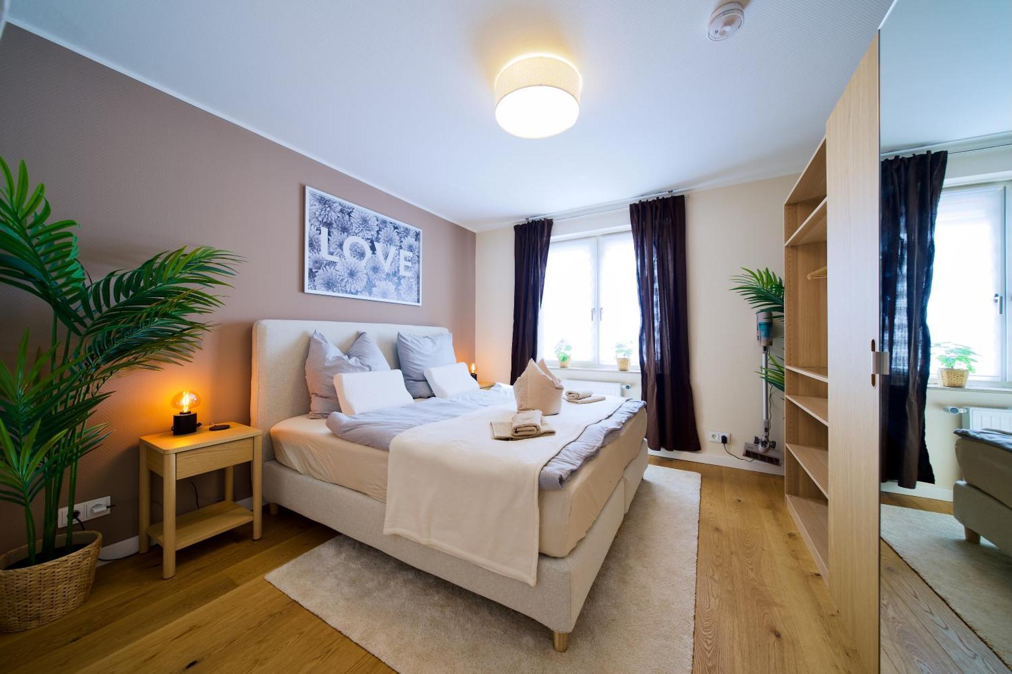 Edler Wohnraum Schwanenteich-Oase Mit Balkon, Kaffeevollautomat, Lift & Parkplatz Apartment Цвикау Екстериор снимка